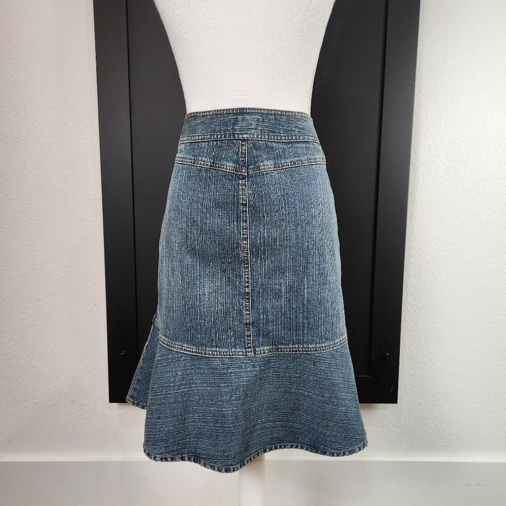 ANN TAYLOR LOFT Y2K STRETCH JEAN SKIRT WITH RUFFLE SIZE 8 - Picture 5 of 7